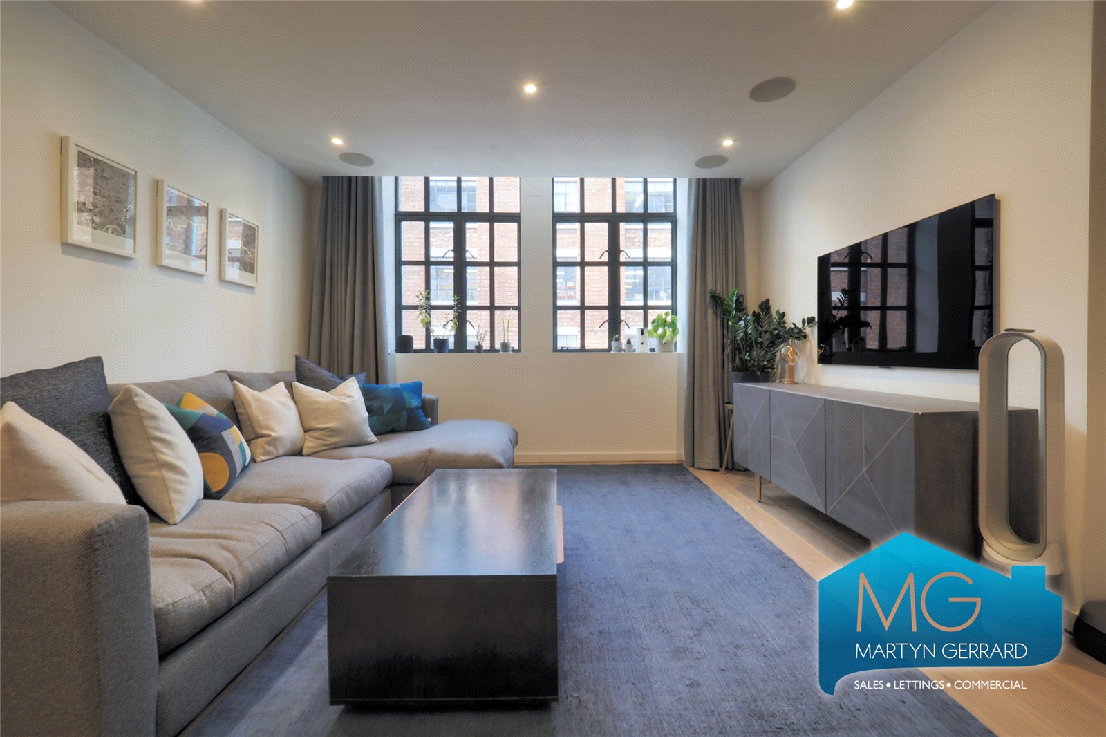 2 bedroom Apartment for sale - Martyn Gerrard