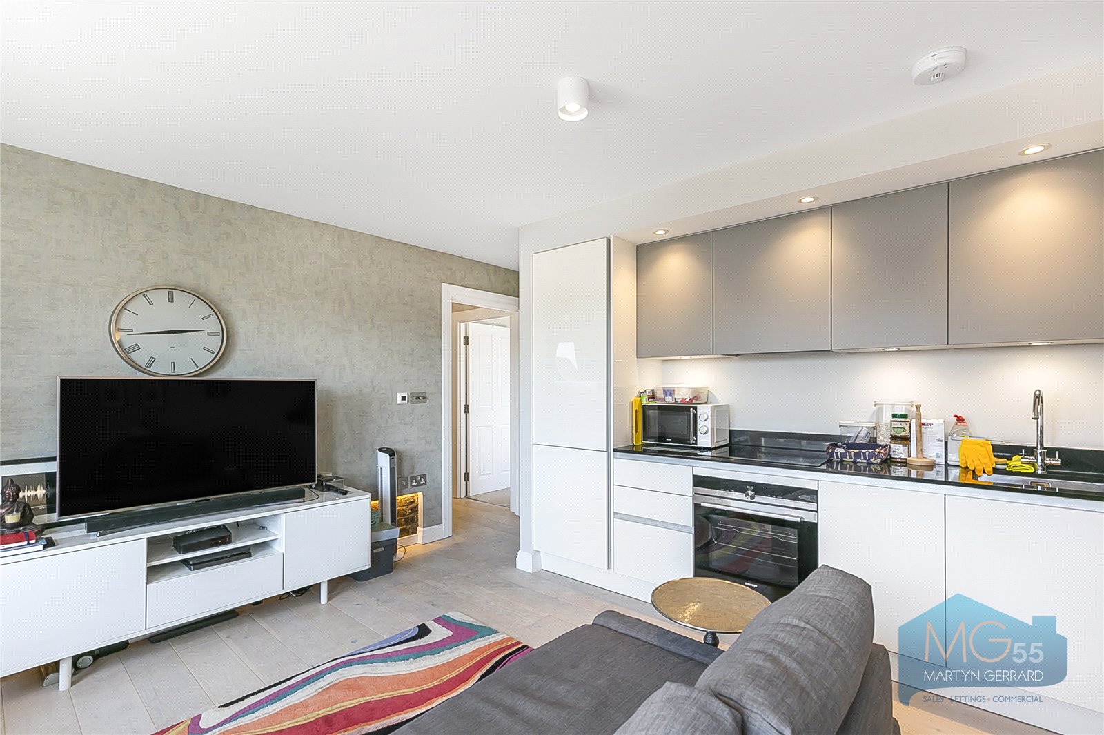 2 bedroom Apartment for sale - Martyn Gerrard