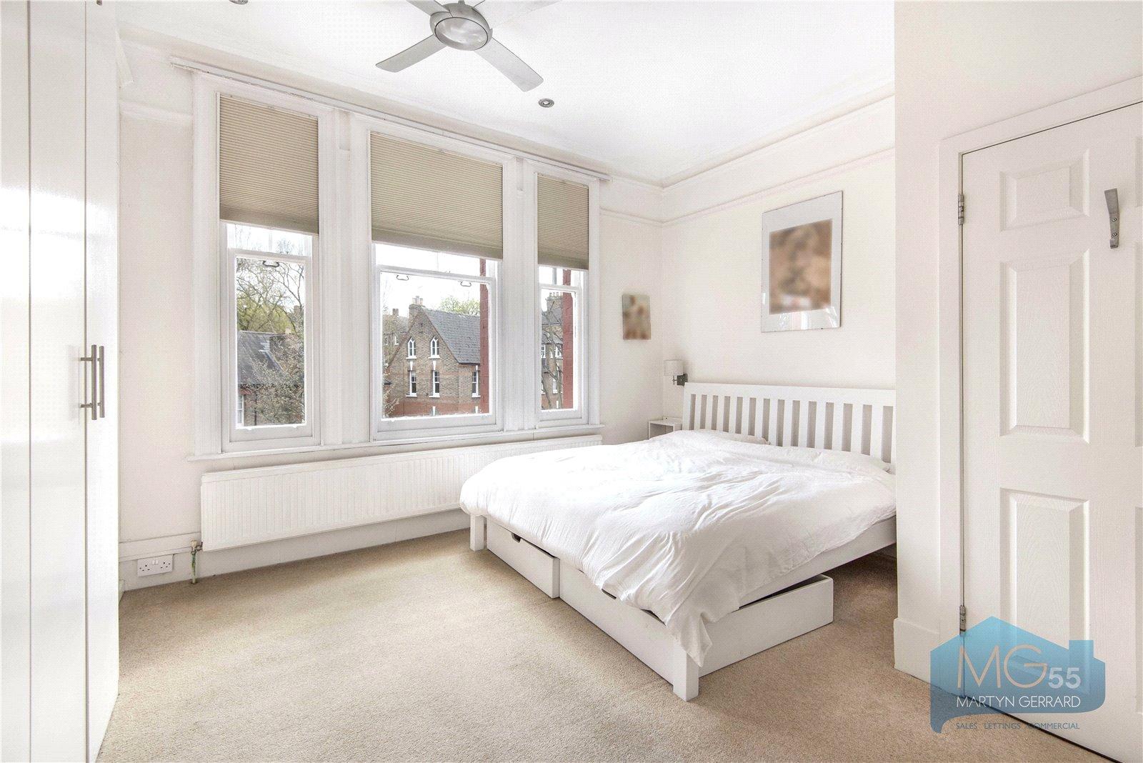 2 bedroom Apartment to rent - Martyn Gerrard