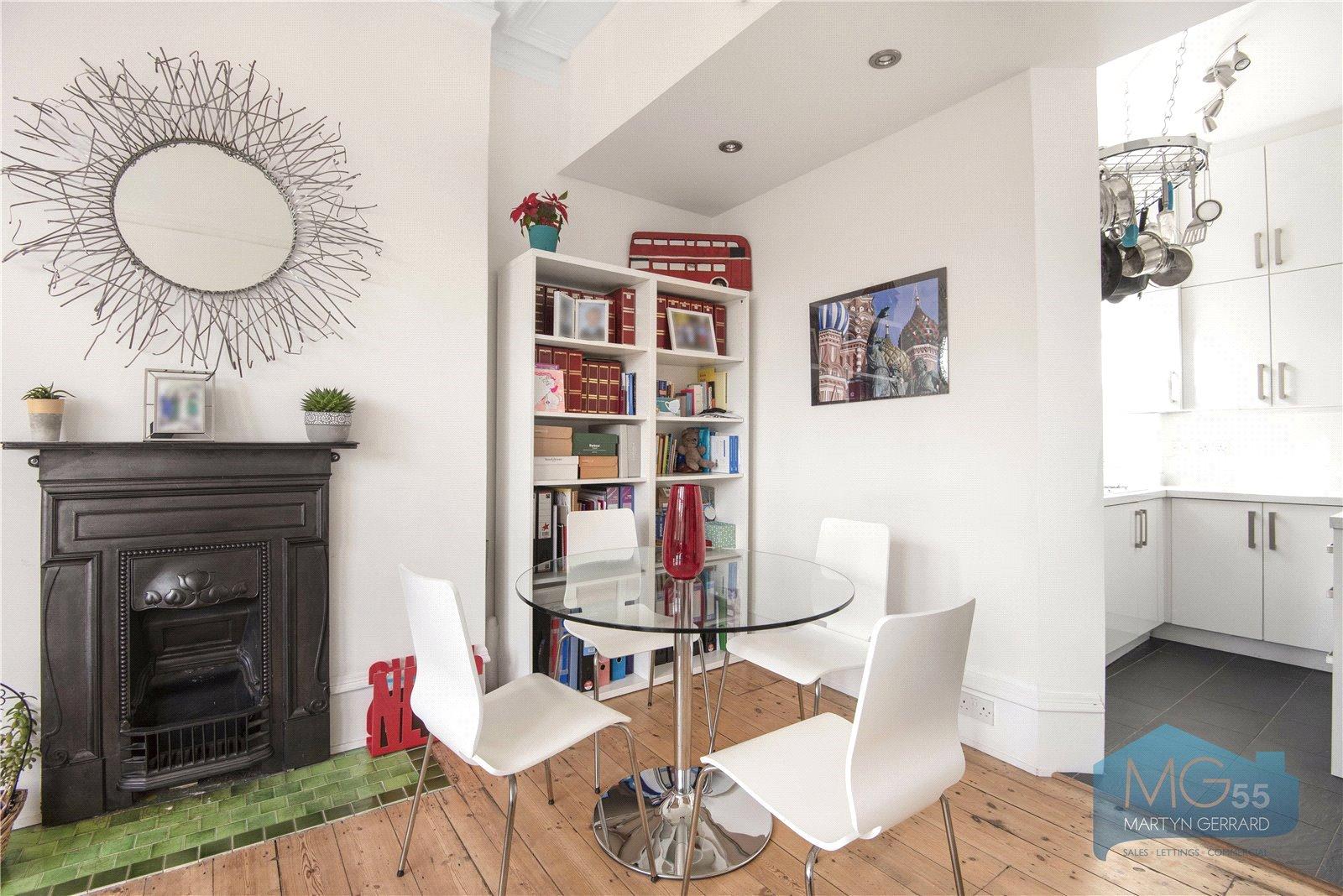 2 bedroom Apartment to rent - Martyn Gerrard