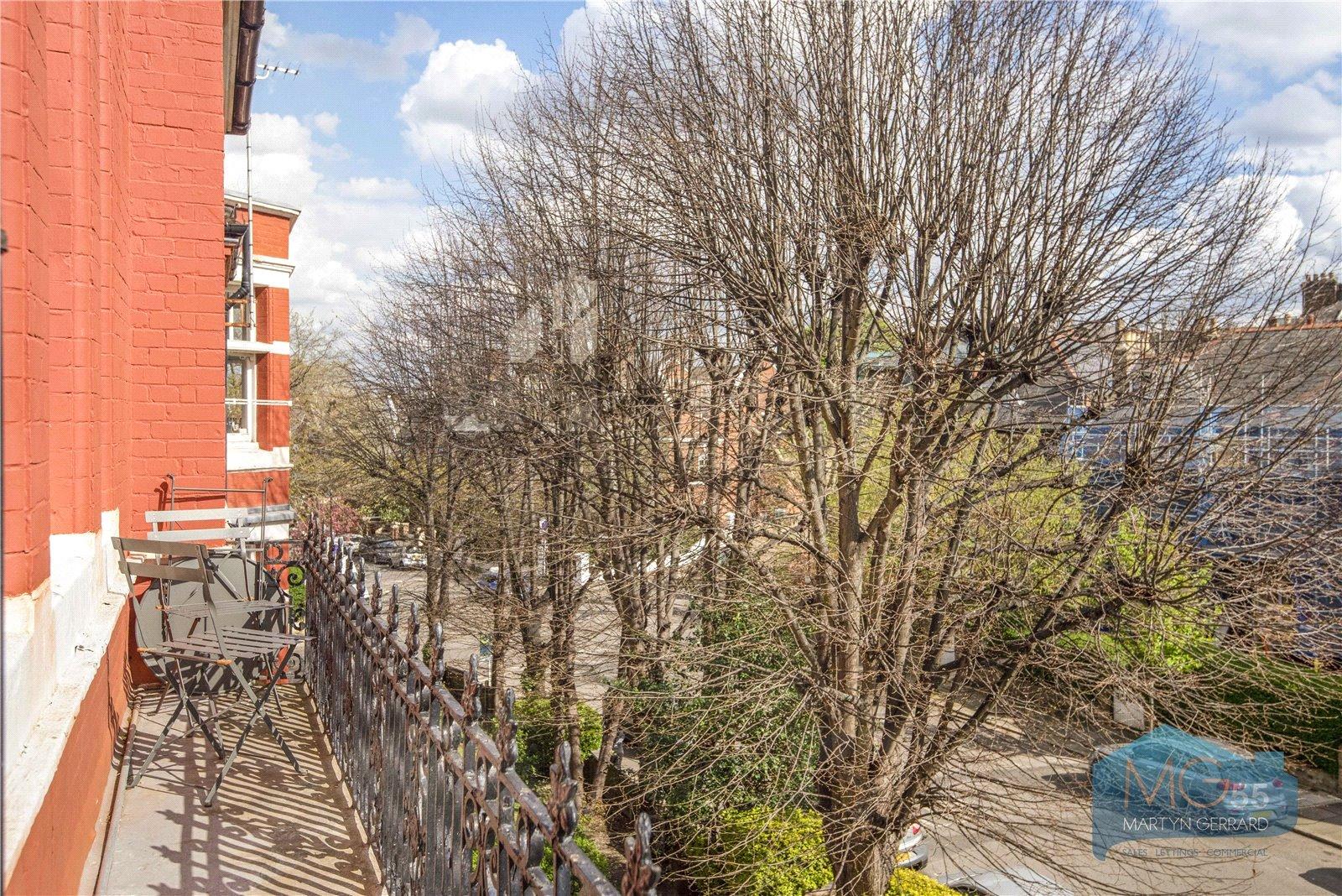 2 bedroom Apartment to rent - Martyn Gerrard