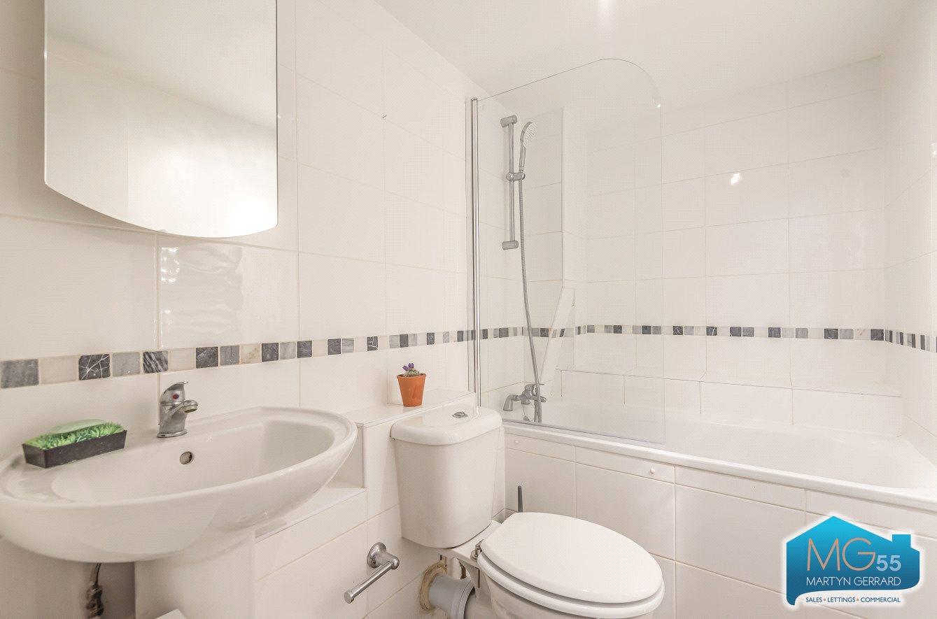 1 bedroom Ground Floor Flat to rent - Martyn Gerrard