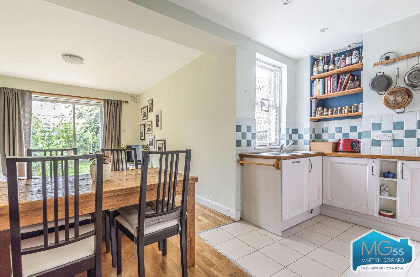 1 bedroom Ground Floor Flat to rent - Martyn Gerrard