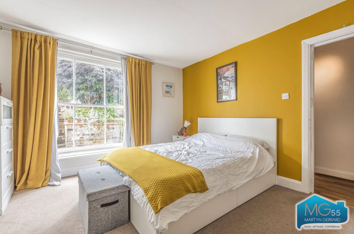 1 bedroom Ground Floor Flat to rent - Martyn Gerrard