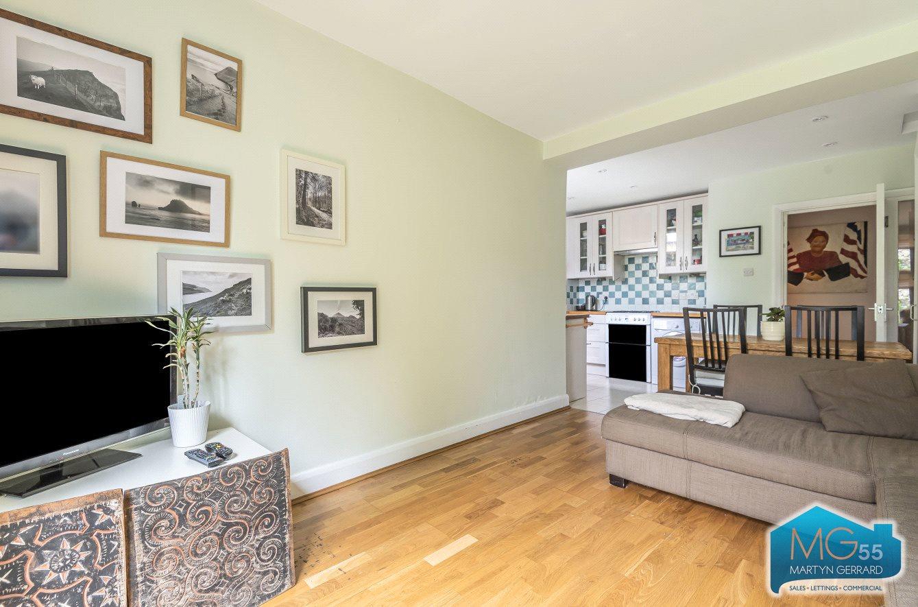 1 bedroom Ground Floor Flat to rent - Martyn Gerrard