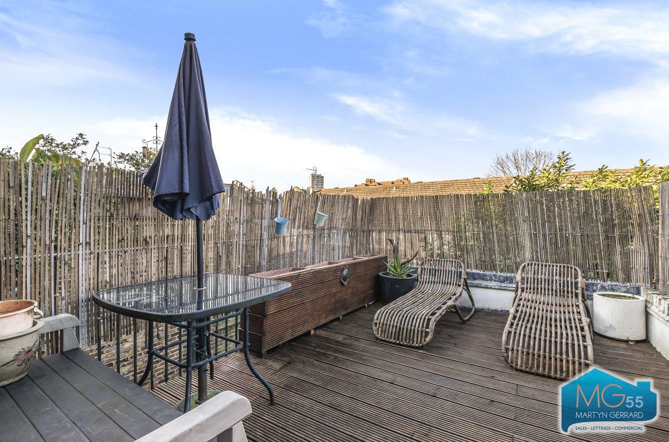 2 bedroom Terraced House to rent - Martyn Gerrard