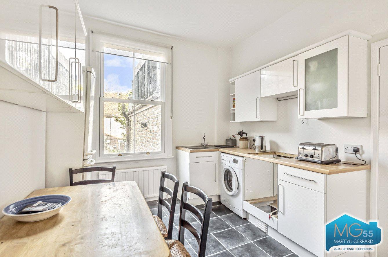 2 bedroom Terraced House to rent - Martyn Gerrard