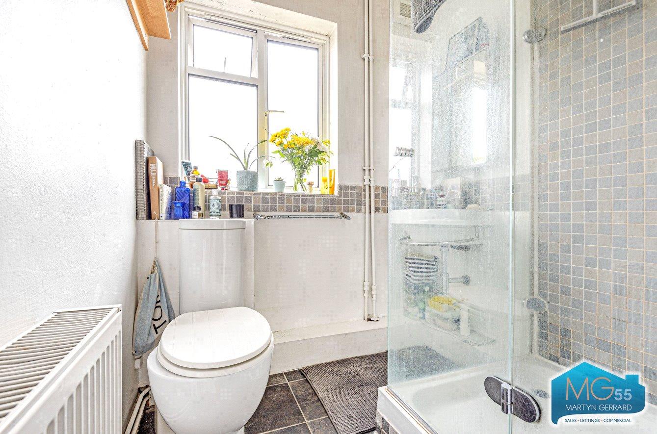 2 bedroom Apartment to rent - Martyn Gerrard