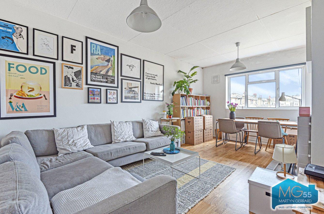 2 bedroom Apartment to rent - Martyn Gerrard