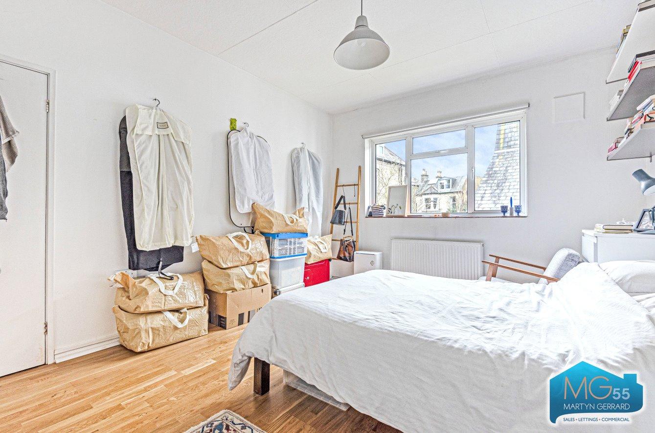 2 bedroom Apartment to rent - Martyn Gerrard