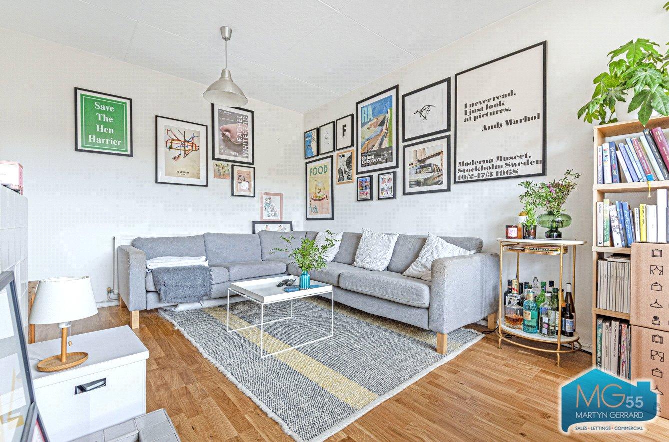 2 bedroom Apartment to rent - Martyn Gerrard