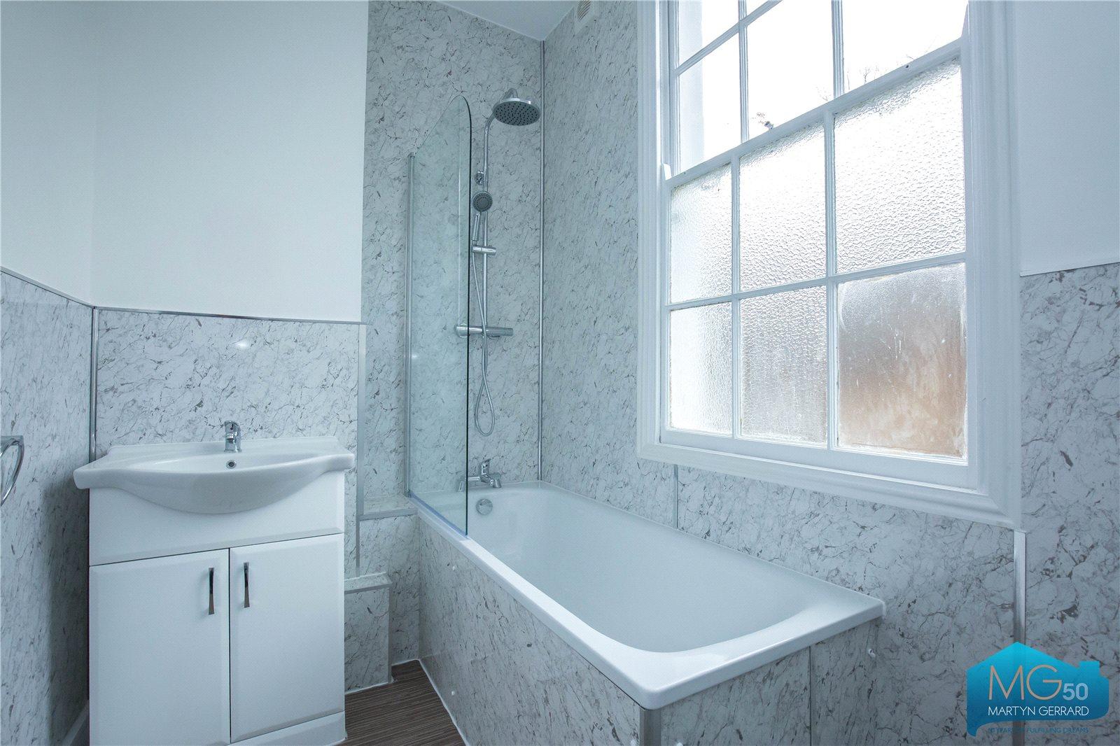 2 bedroom Apartment to rent - Martyn Gerrard