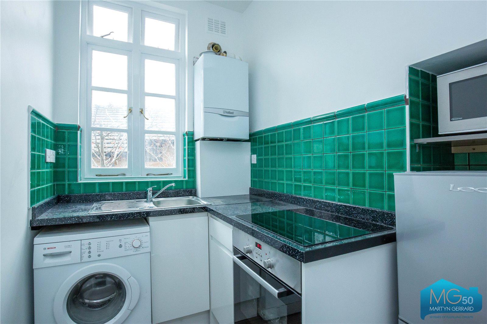 2 bedroom Apartment to rent - Martyn Gerrard