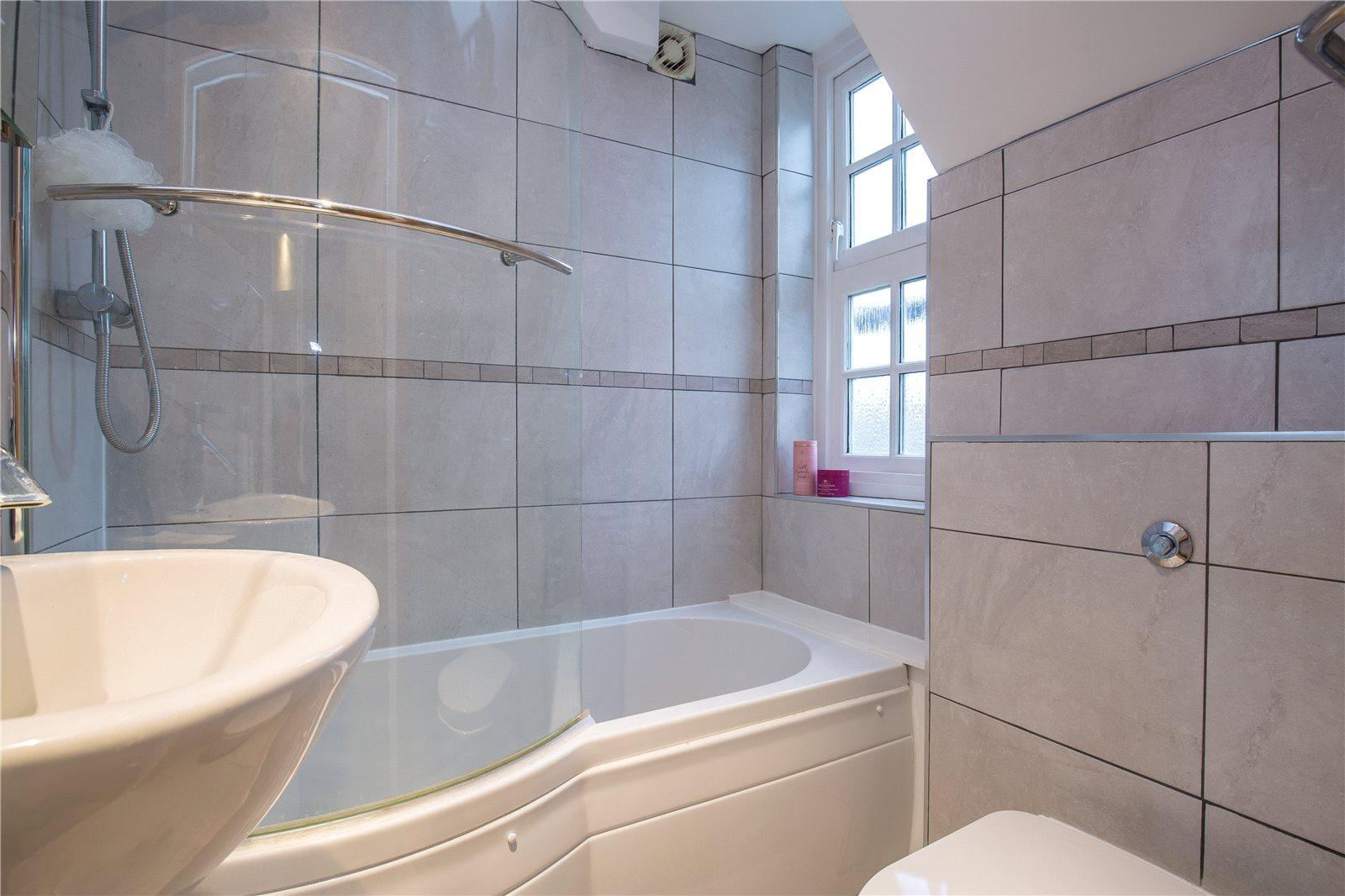 2 bedroom Apartment to rent - Martyn Gerrard