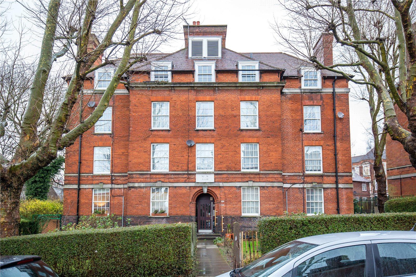 2 bedroom Apartment to rent - Martyn Gerrard