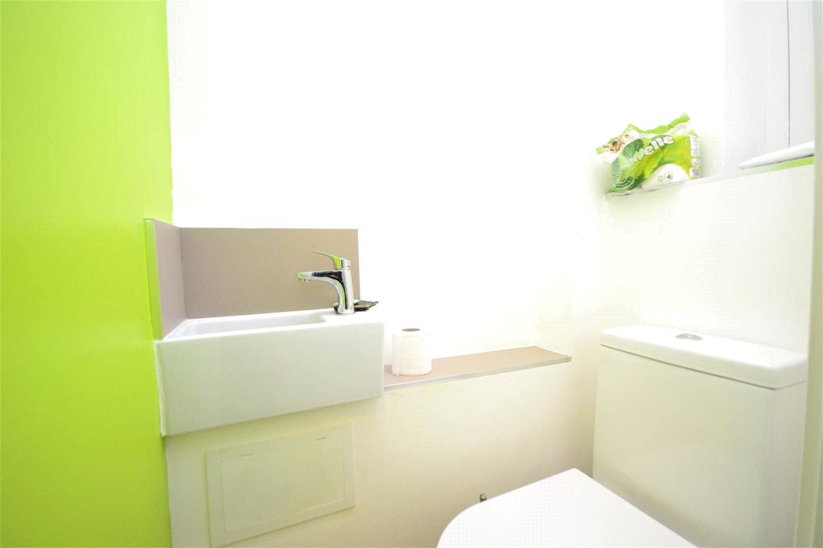 2 bedroom Apartment to rent - Martyn Gerrard
