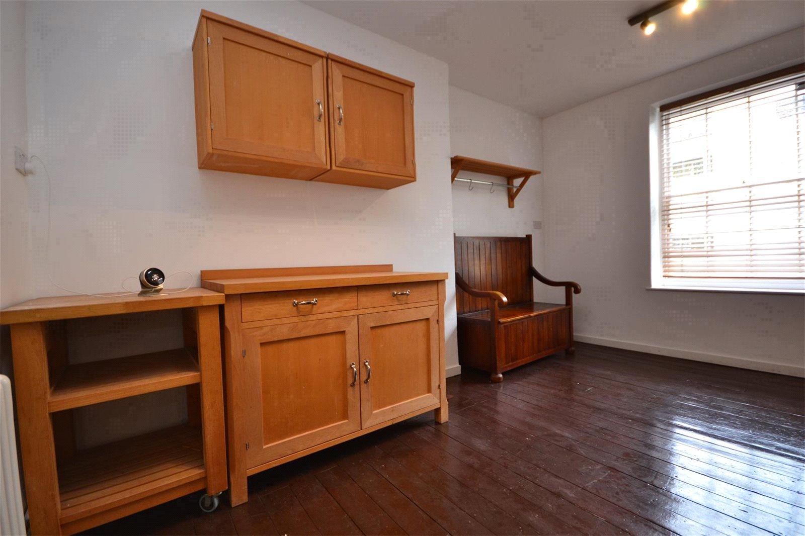 2 bedroom Apartment to rent - Martyn Gerrard
