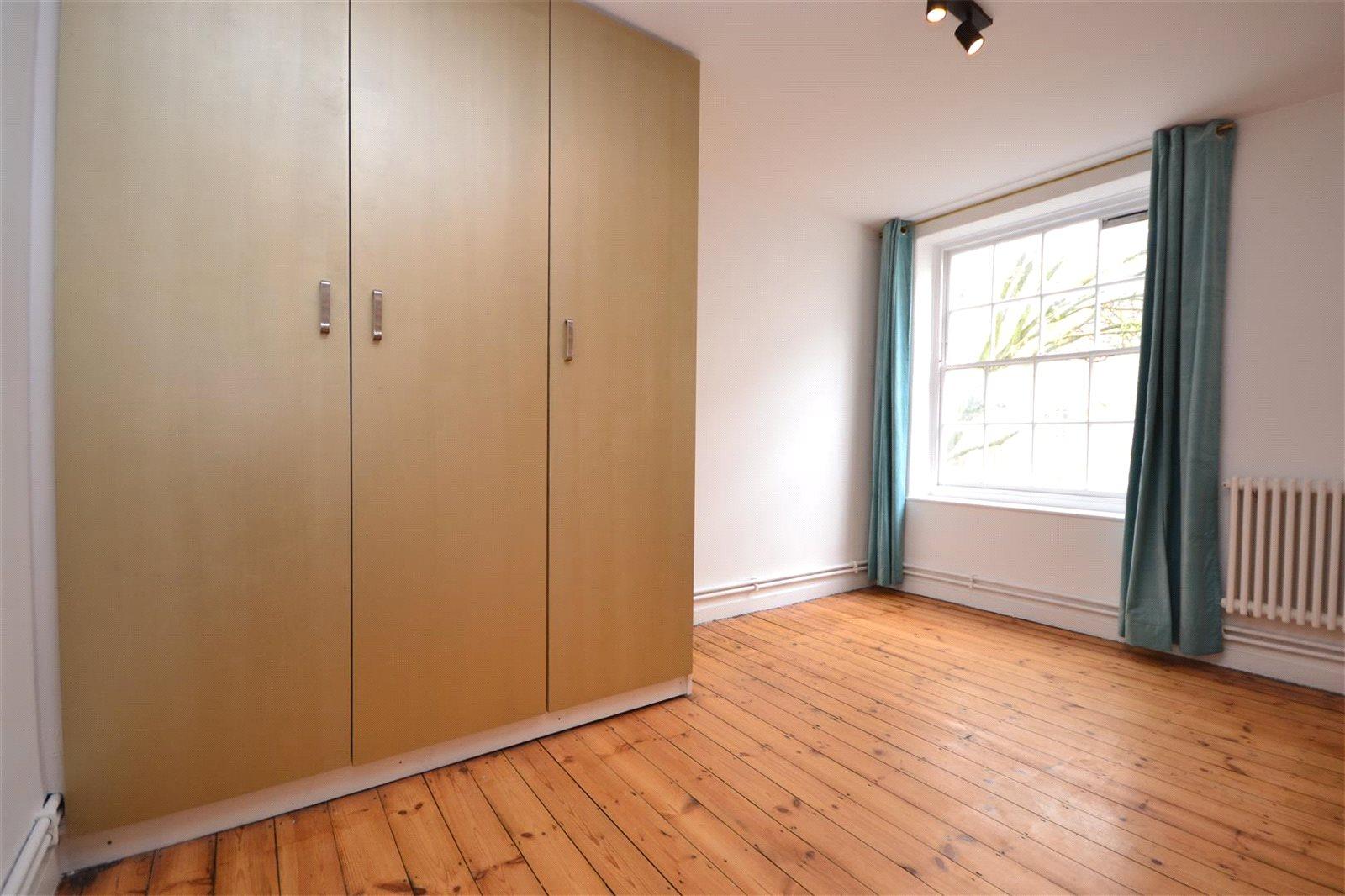 2 bedroom Apartment to rent - Martyn Gerrard