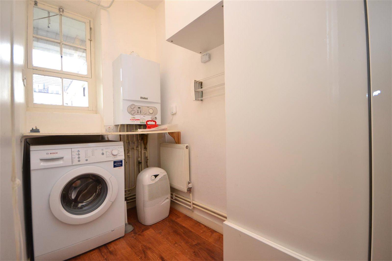 2 bedroom Apartment to rent - Martyn Gerrard
