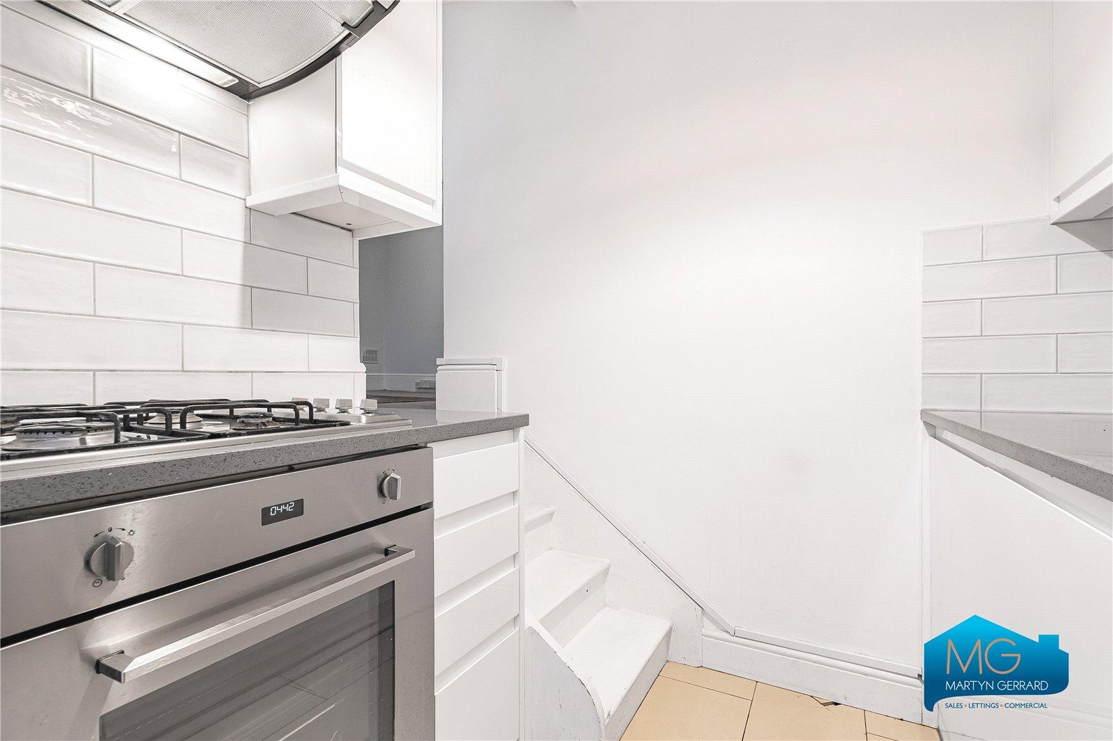 2 bedroom Apartment to rent - Martyn Gerrard