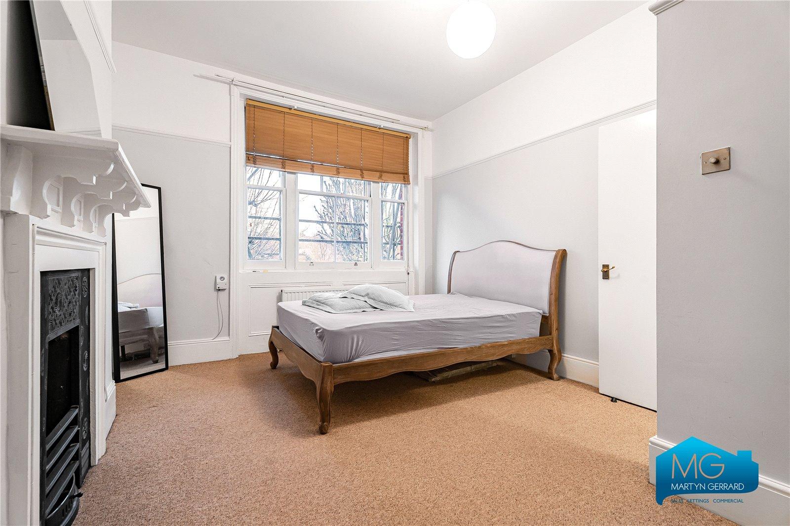 2 bedroom Apartment to rent - Martyn Gerrard