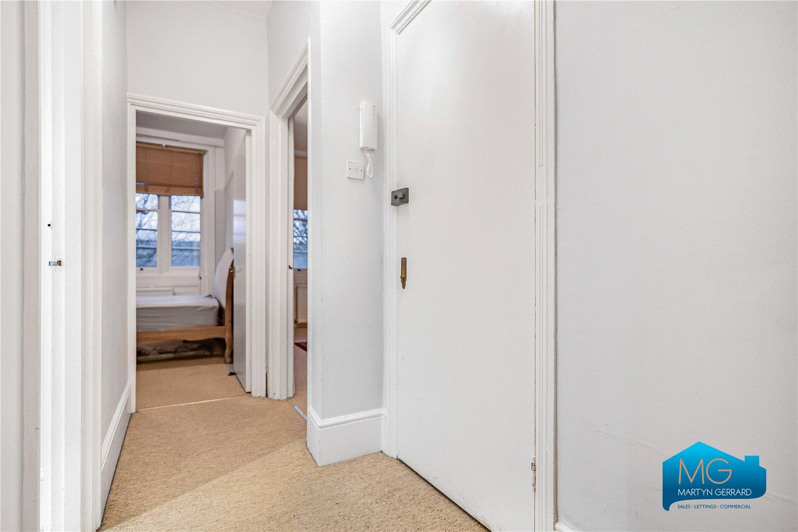 2 bedroom Apartment to rent - Martyn Gerrard