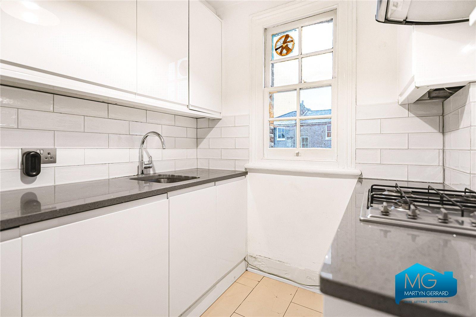 2 bedroom Apartment to rent - Martyn Gerrard