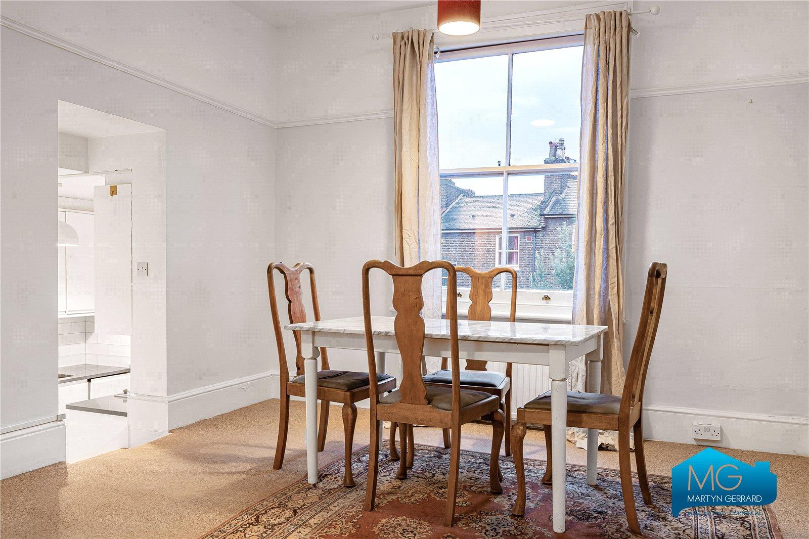 2 bedroom Apartment to rent - Martyn Gerrard