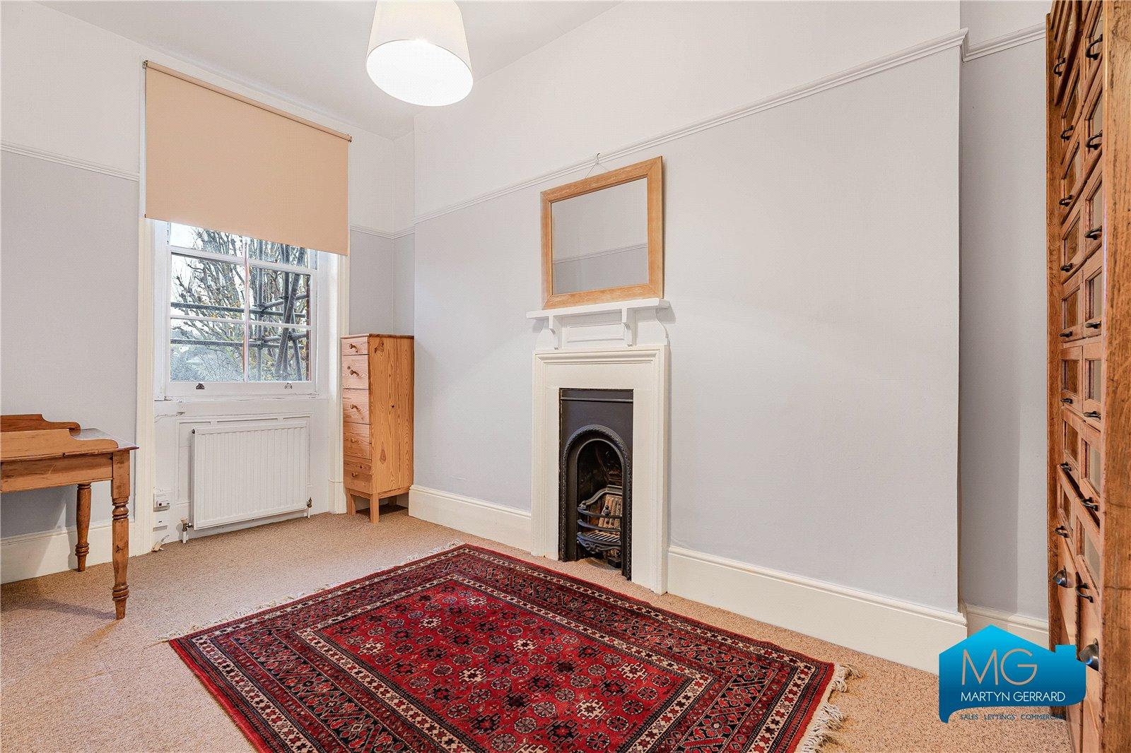 2 bedroom Apartment to rent - Martyn Gerrard