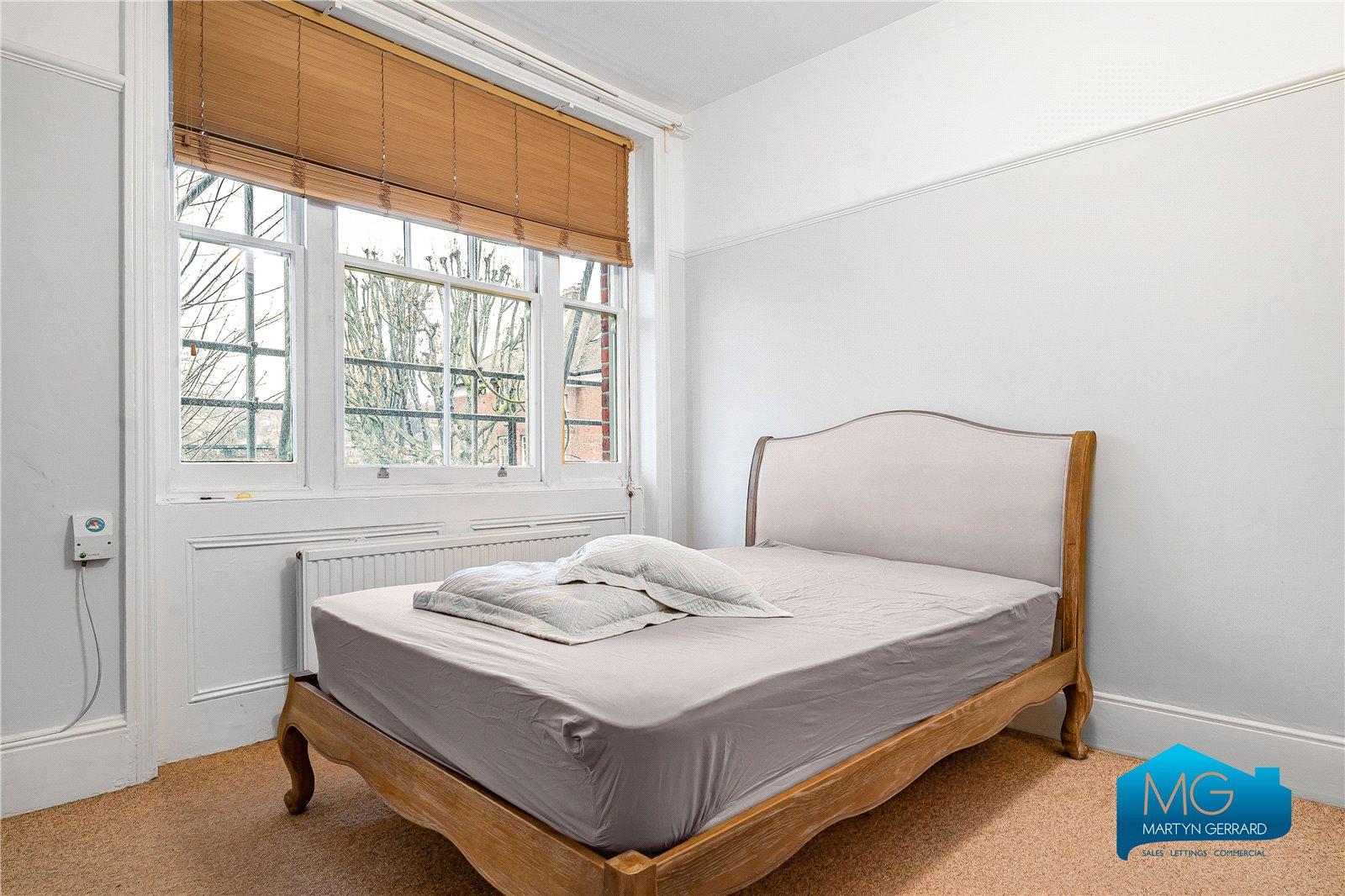 2 bedroom Apartment to rent - Martyn Gerrard