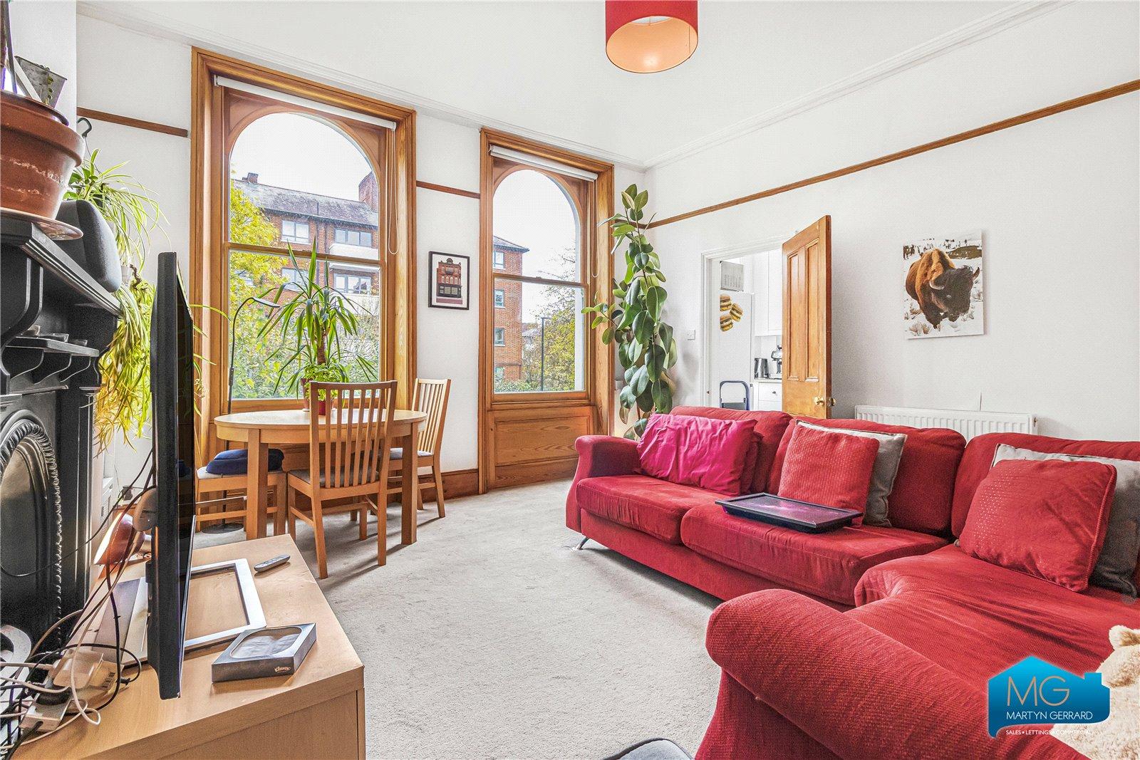 2 bedroom Semi-Detached House to rent - Martyn Gerrard