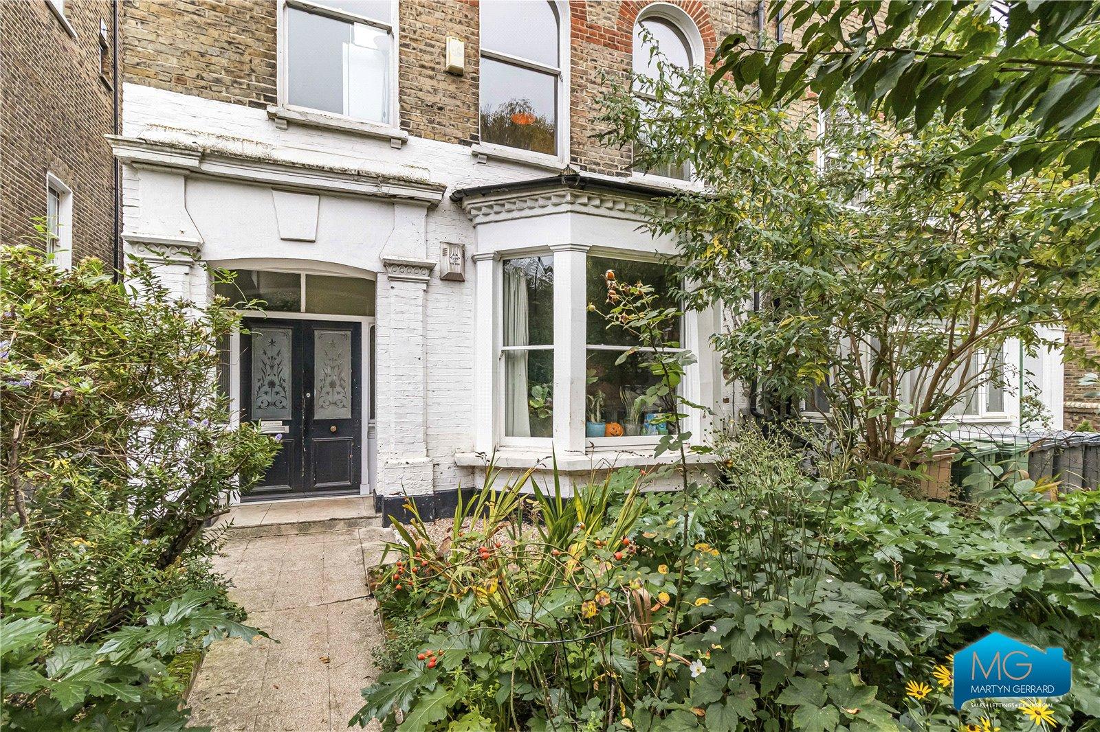 2 bedroom Semi-Detached House to rent - Martyn Gerrard
