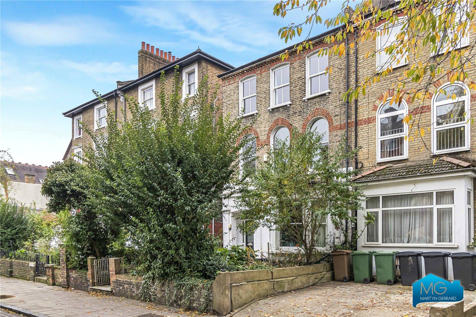 2 bedroom Semi-Detached House to rent - Martyn Gerrard