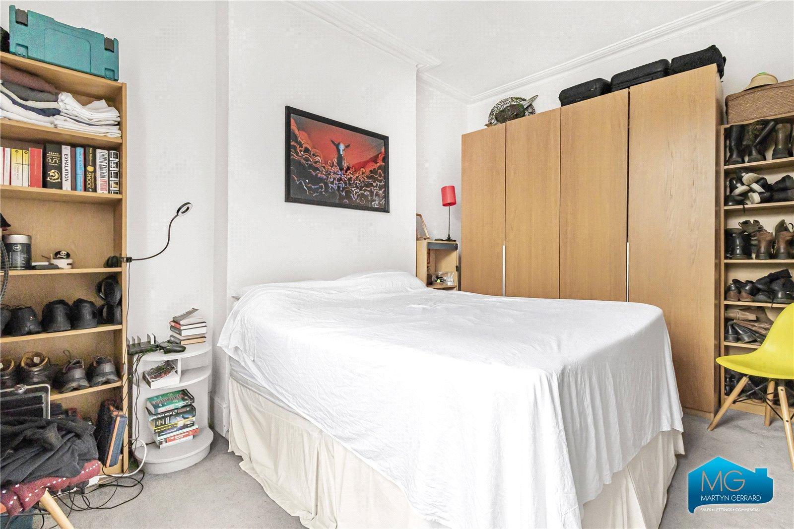 2 bedroom Semi-Detached House to rent - Martyn Gerrard