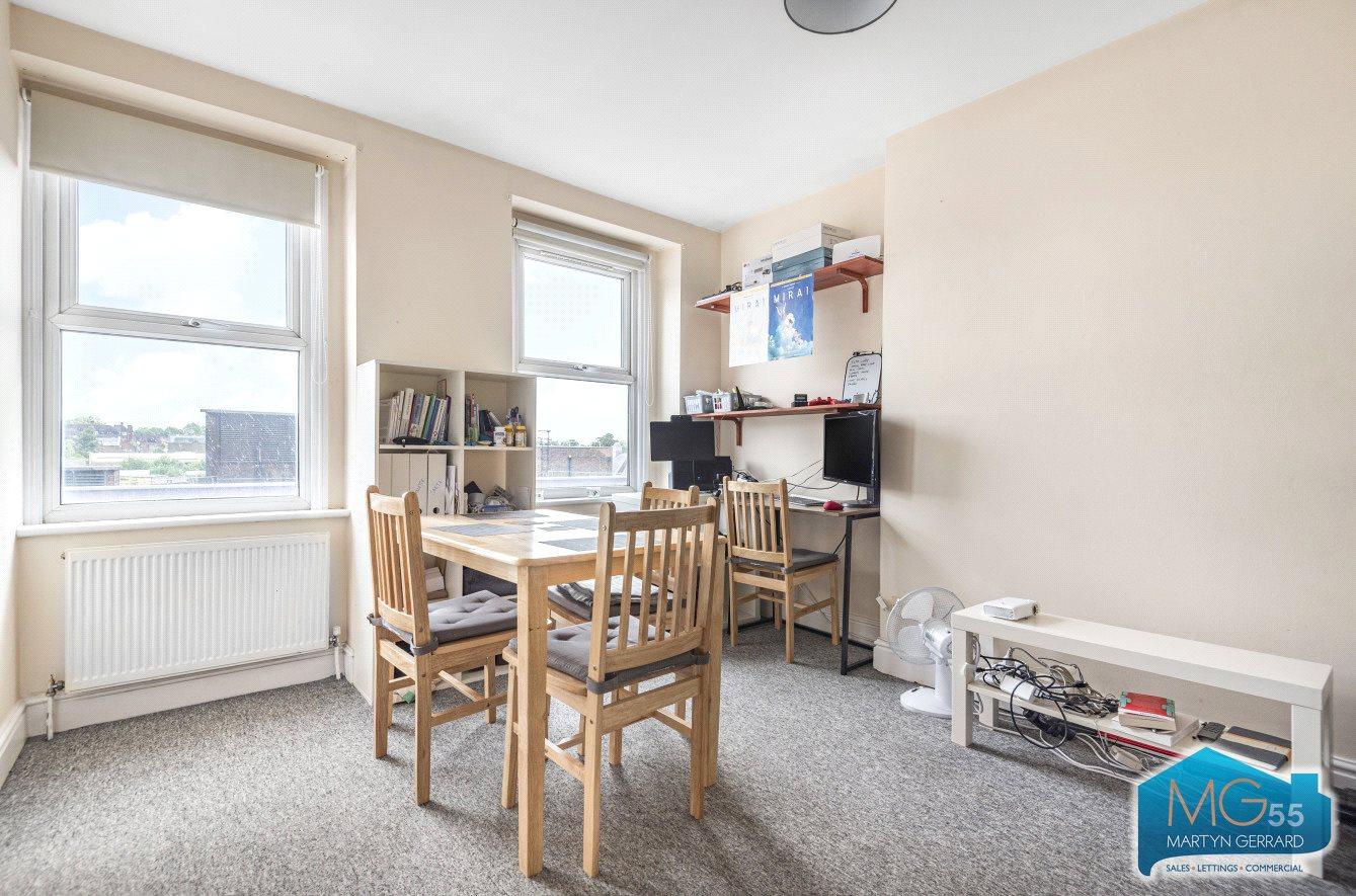 1 bedroom Apartment to rent - Martyn Gerrard
