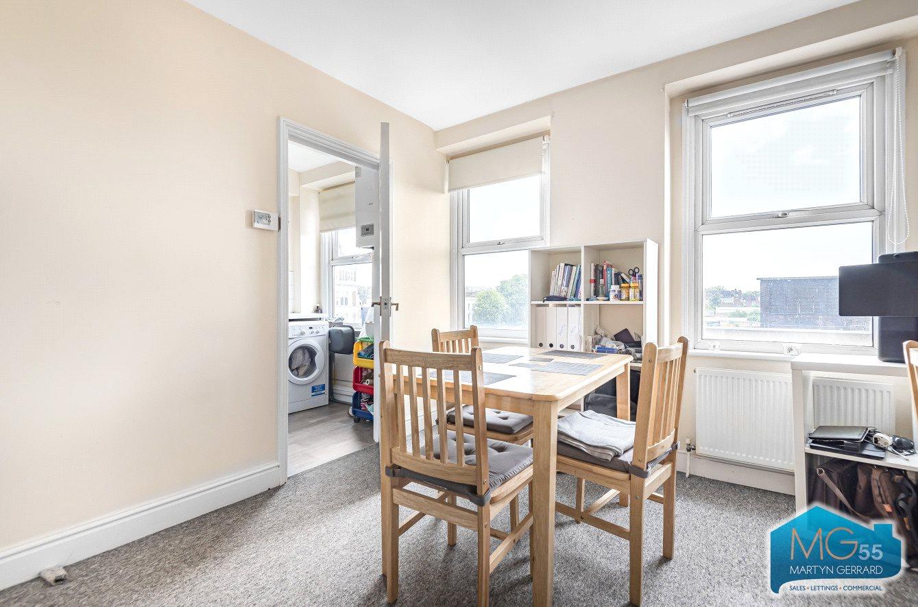 1 bedroom Apartment to rent - Martyn Gerrard