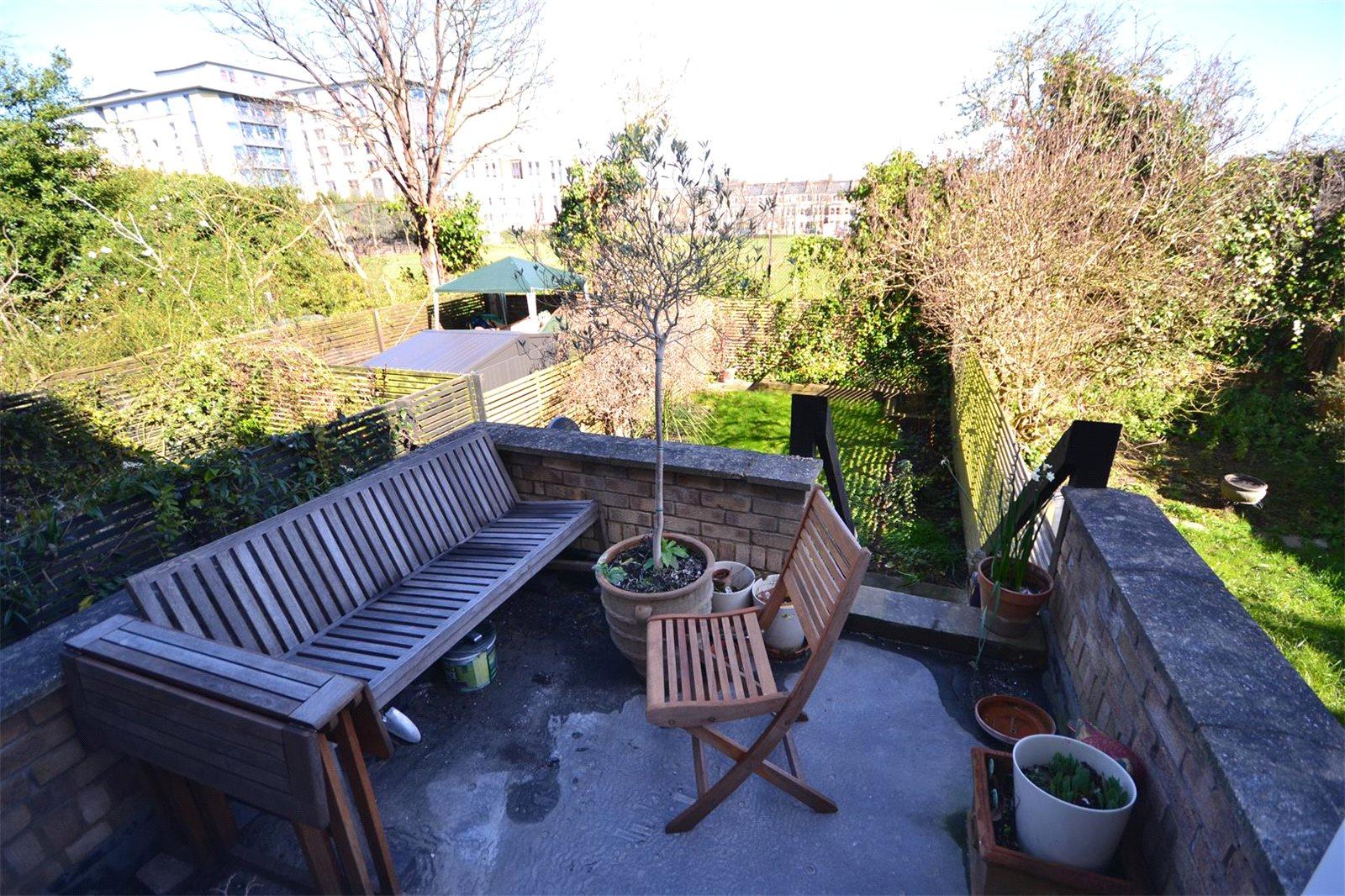 1 bedroom Apartment to rent + ' - Martyn Gerrard