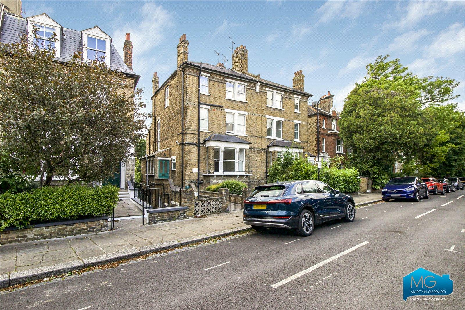 2 bedroom Ground Floor Flat to rent - Martyn Gerrard