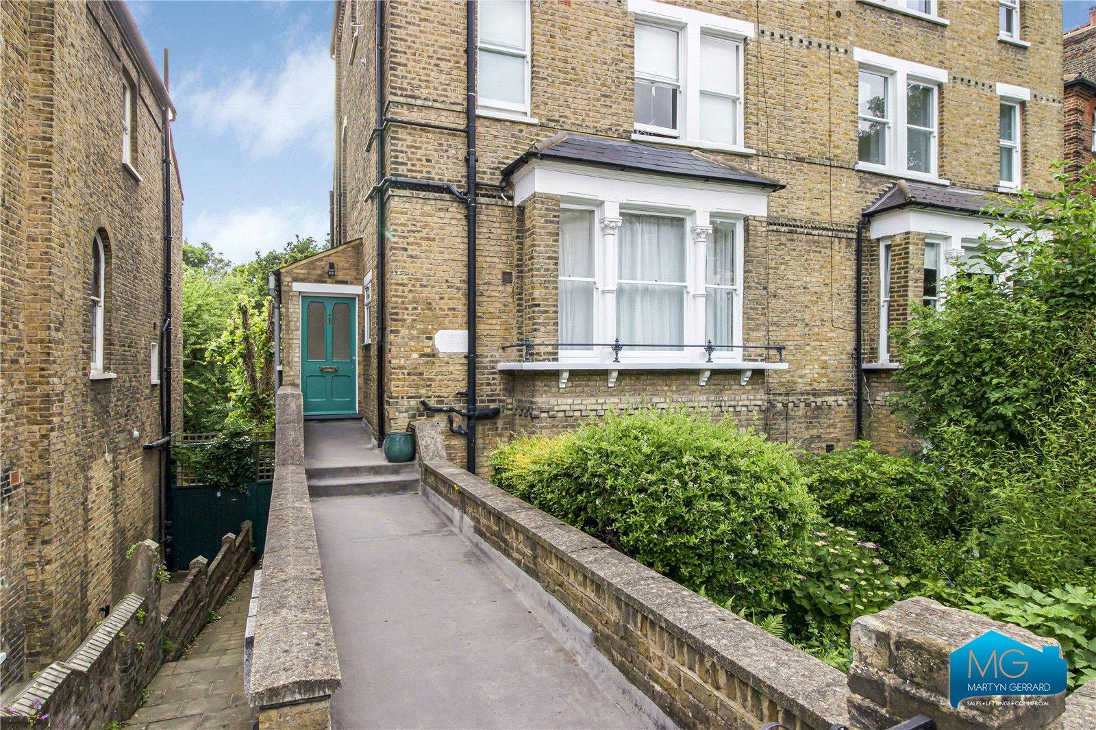 2 bedroom Ground Floor Flat to rent - Martyn Gerrard