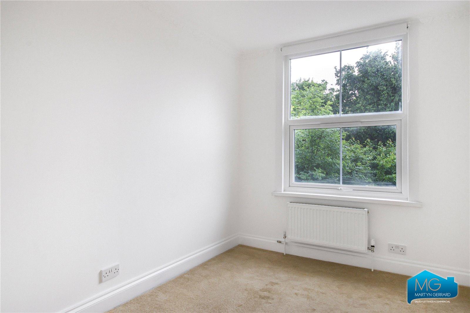 2 bedroom Ground Floor Flat to rent - Martyn Gerrard