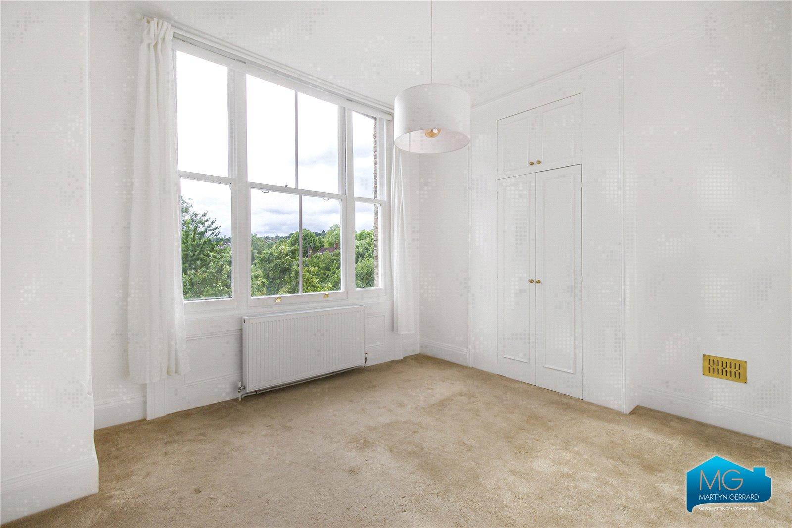 2 bedroom Ground Floor Flat to rent - Martyn Gerrard