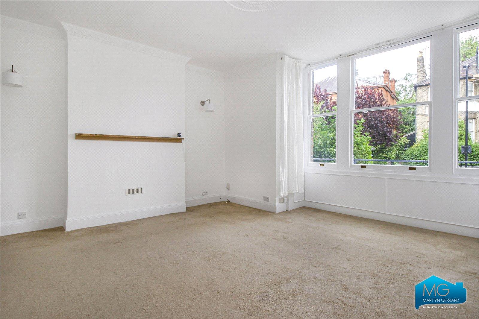 2 bedroom Ground Floor Flat to rent - Martyn Gerrard