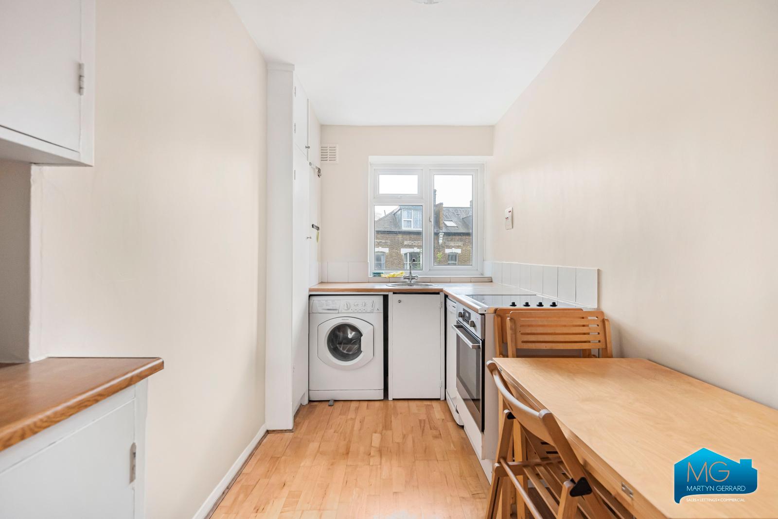 2 bedroom Apartment to rent - Martyn Gerrard