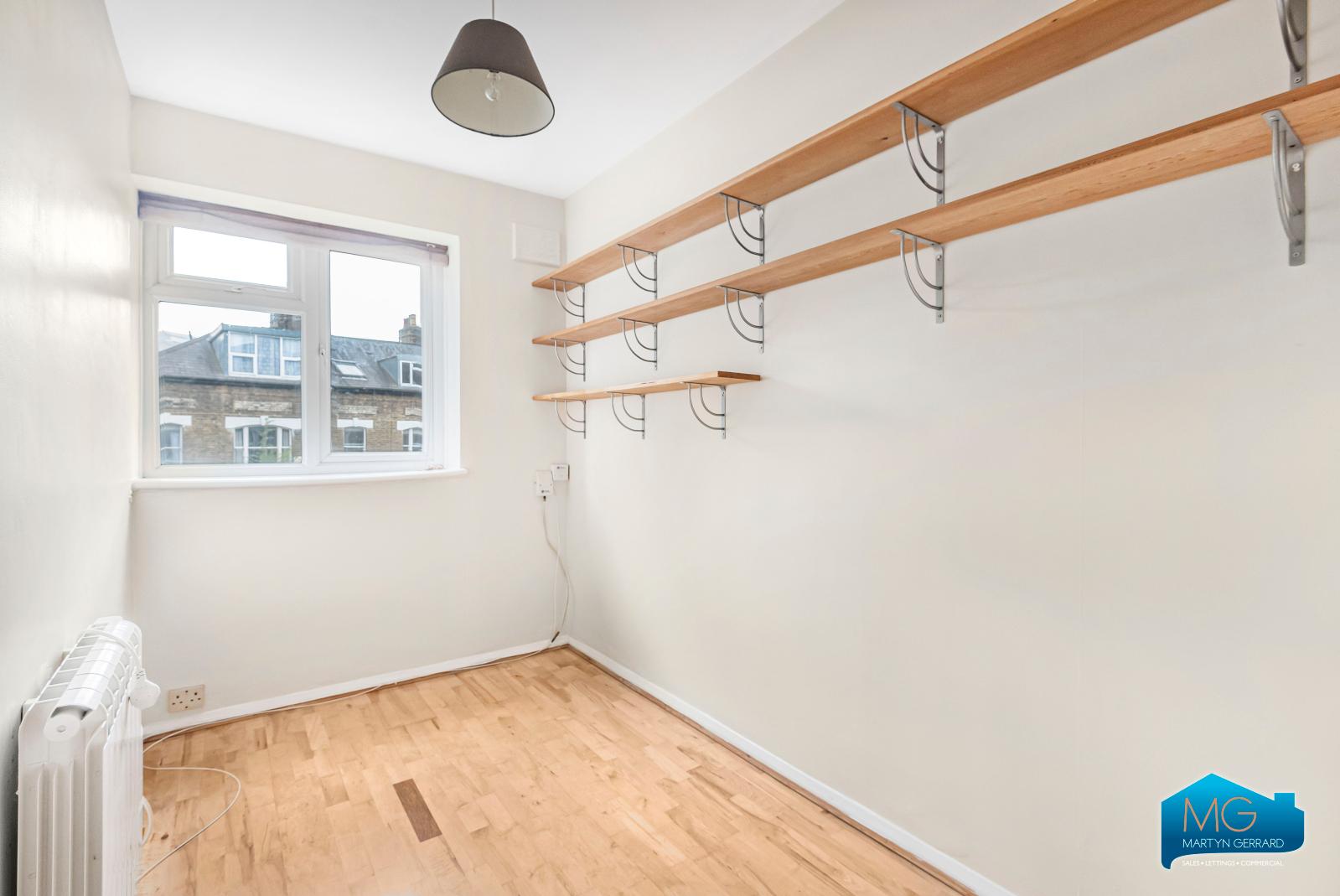 2 bedroom Apartment to rent - Martyn Gerrard