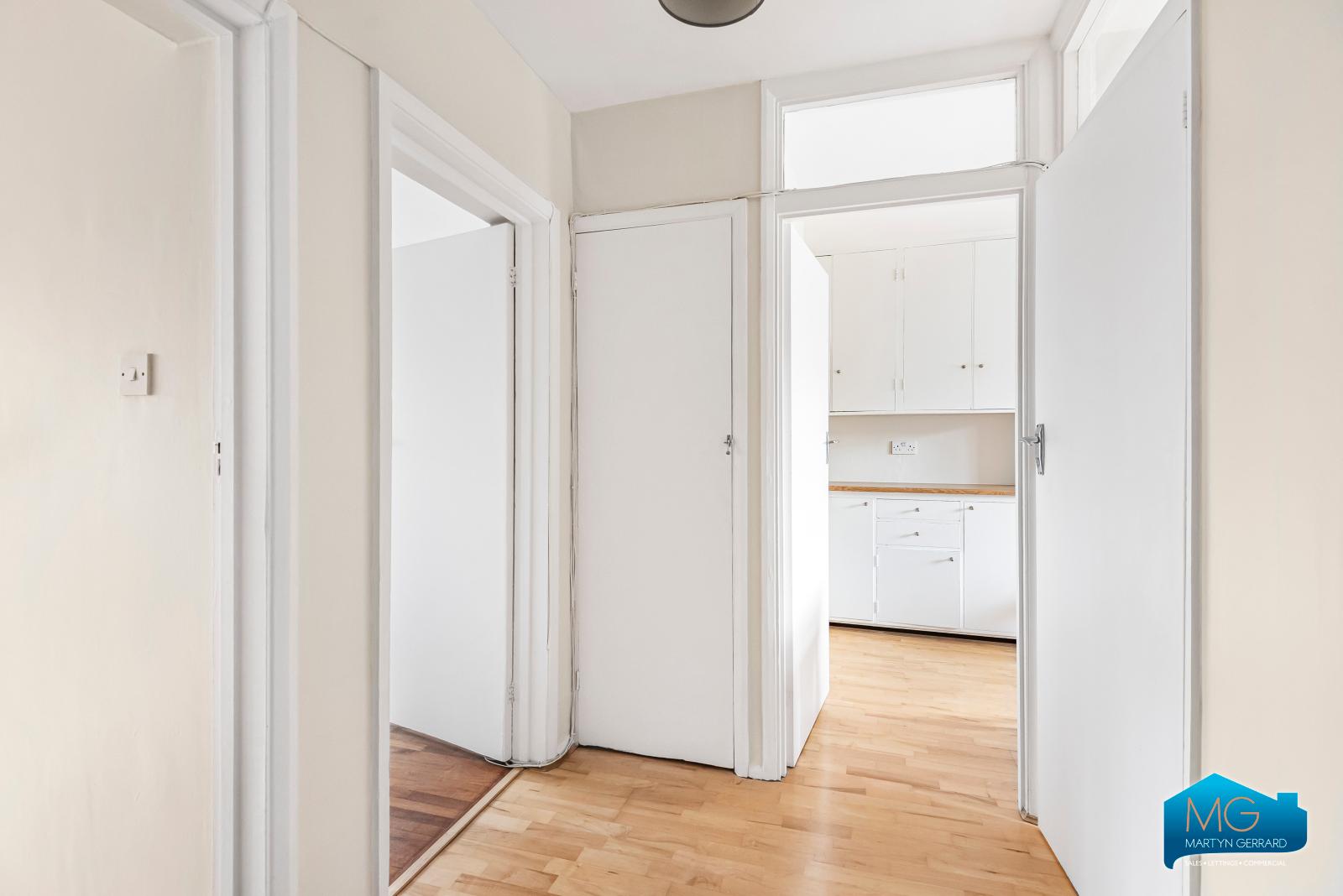 2 bedroom Apartment to rent - Martyn Gerrard