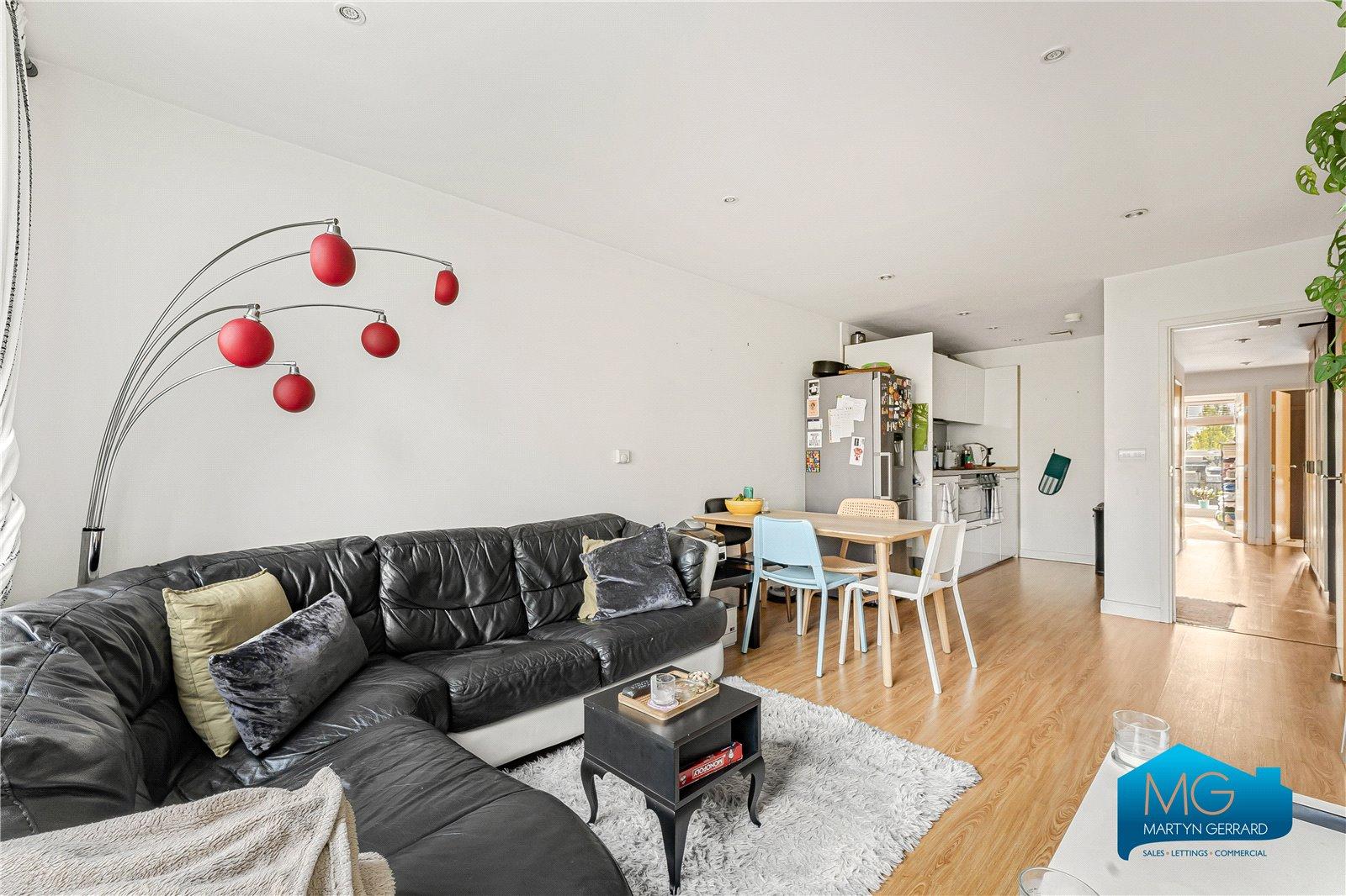 2 bedroom Apartment to rent - Martyn Gerrard