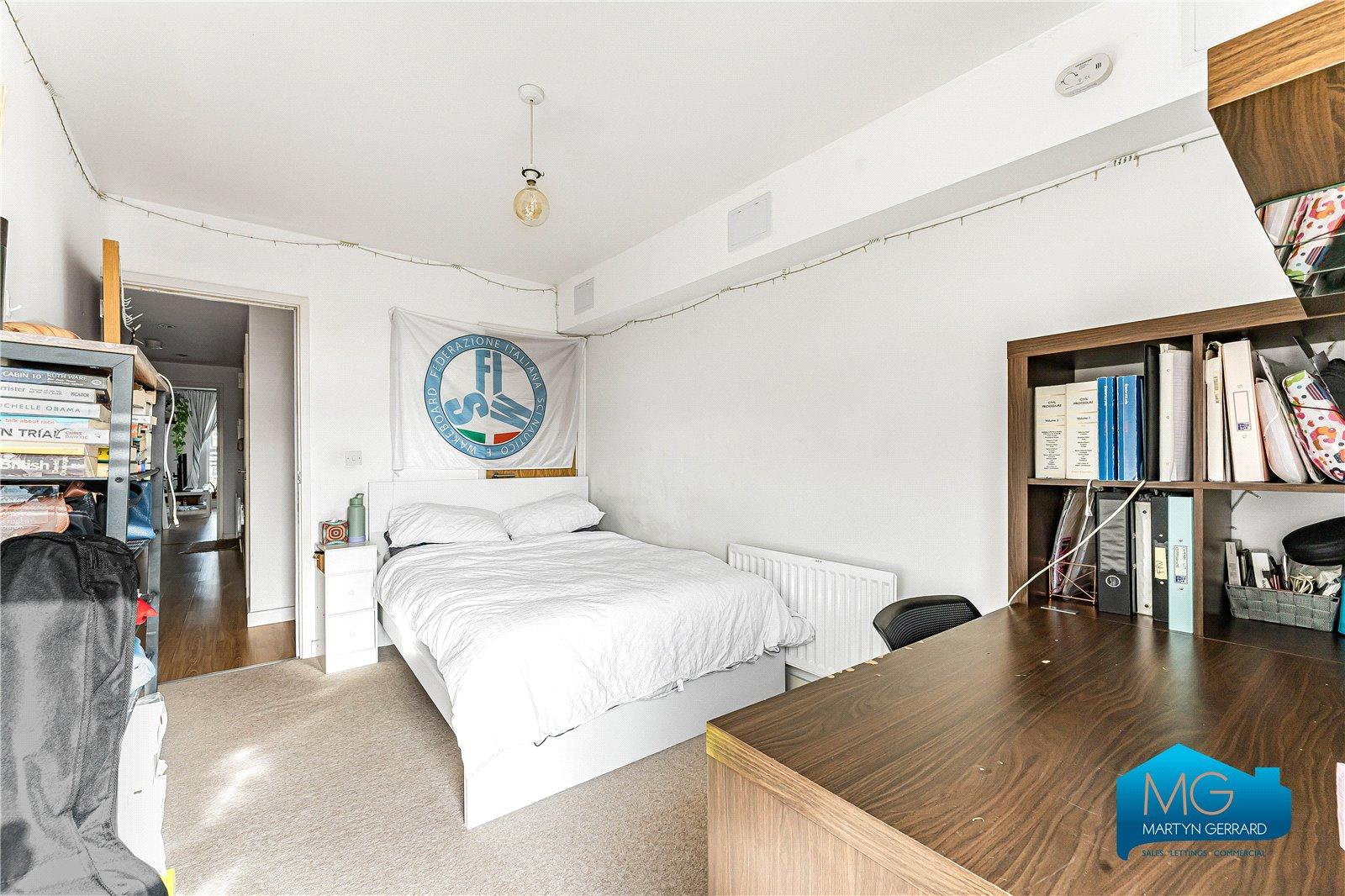 2 bedroom Apartment to rent - Martyn Gerrard