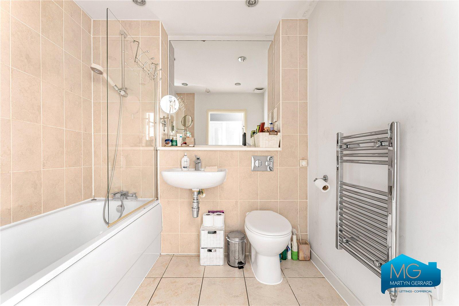 2 bedroom Apartment to rent - Martyn Gerrard
