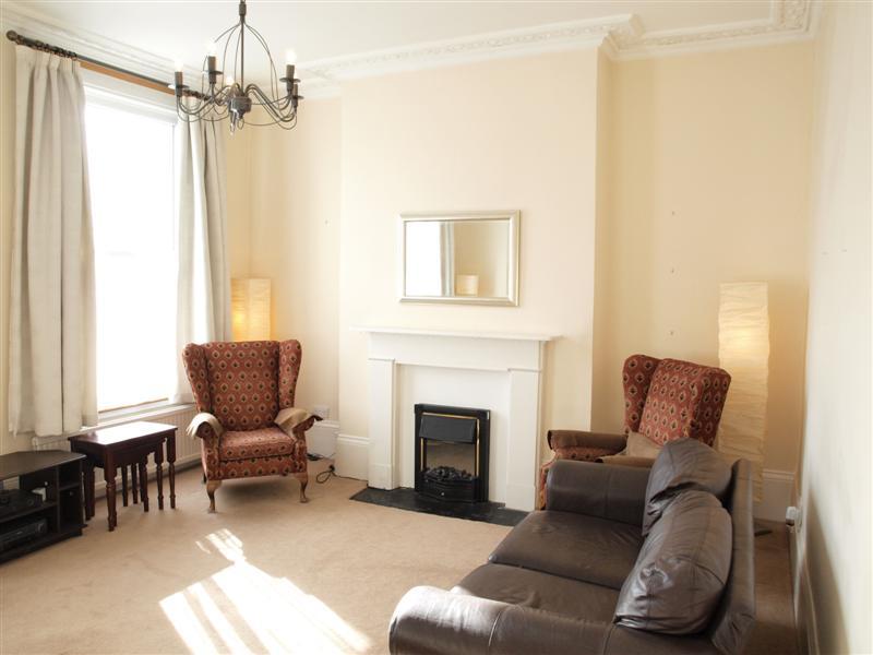 5 bedroom Terraced House to rent + ' - Martyn Gerrard