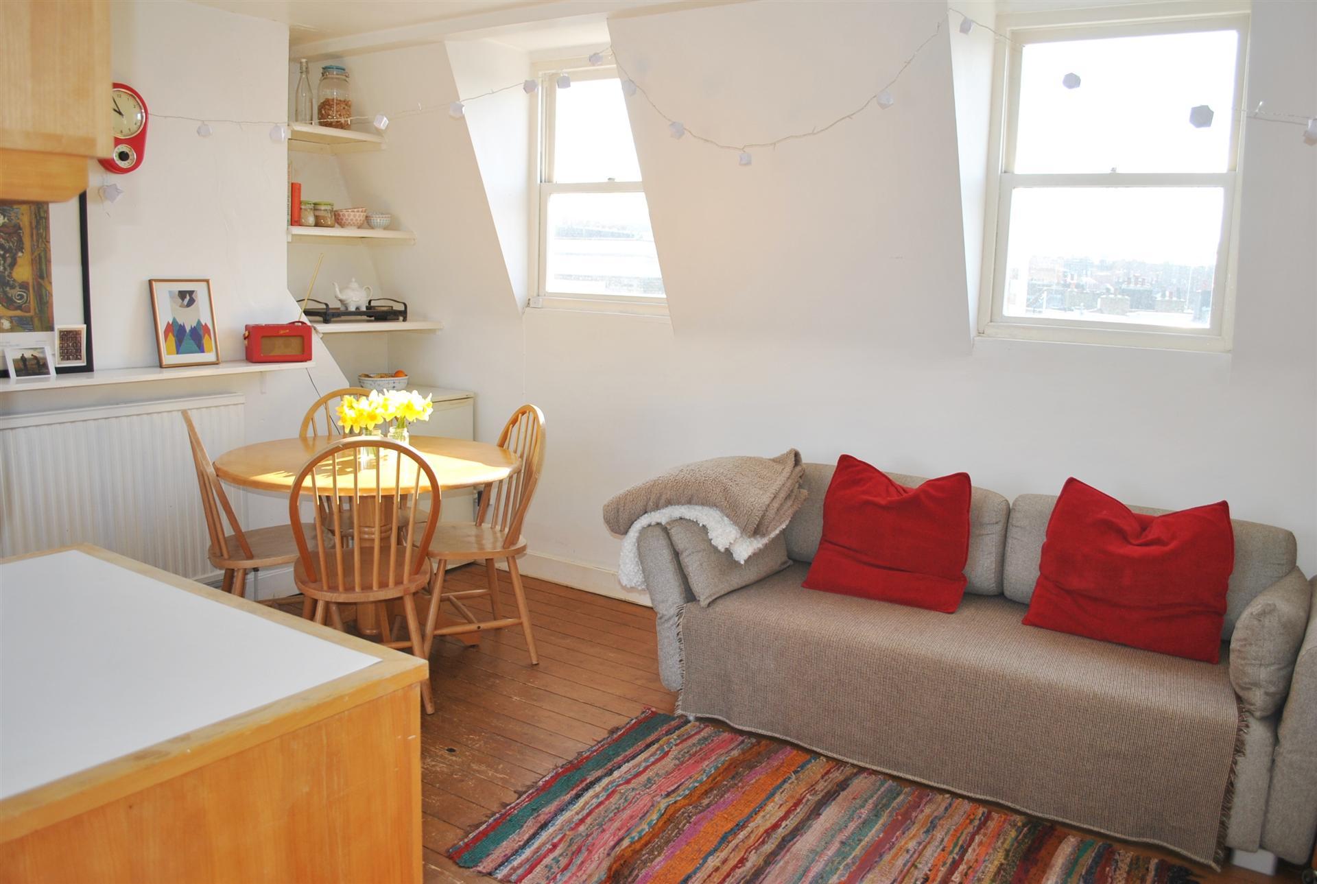 2 bedroom Apartment to rent - Martyn Gerrard
